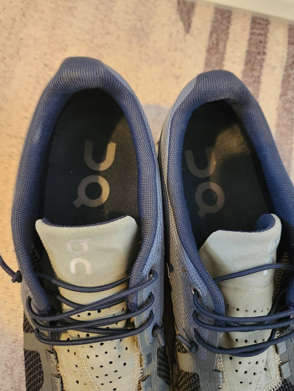 On Running Cloud Mens Sneakers Grey / Black / Navy (US 8 / EU 41) - Picture 7 of 8